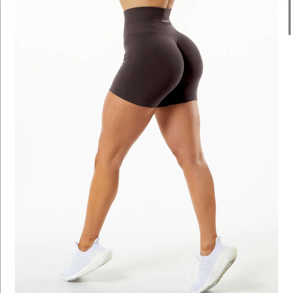 Alphalete amplify shorts